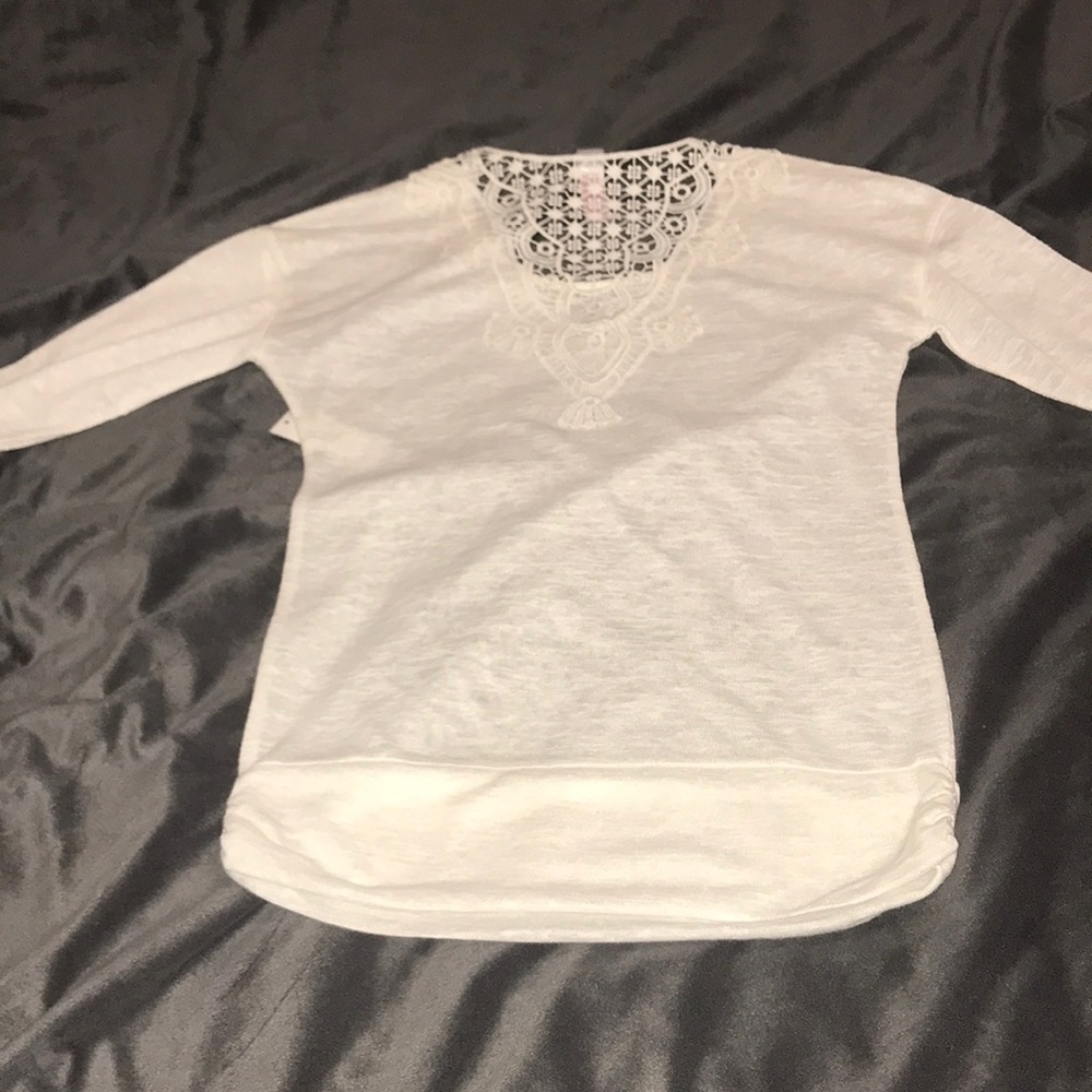 Semi see threw crochet top in size women’s s